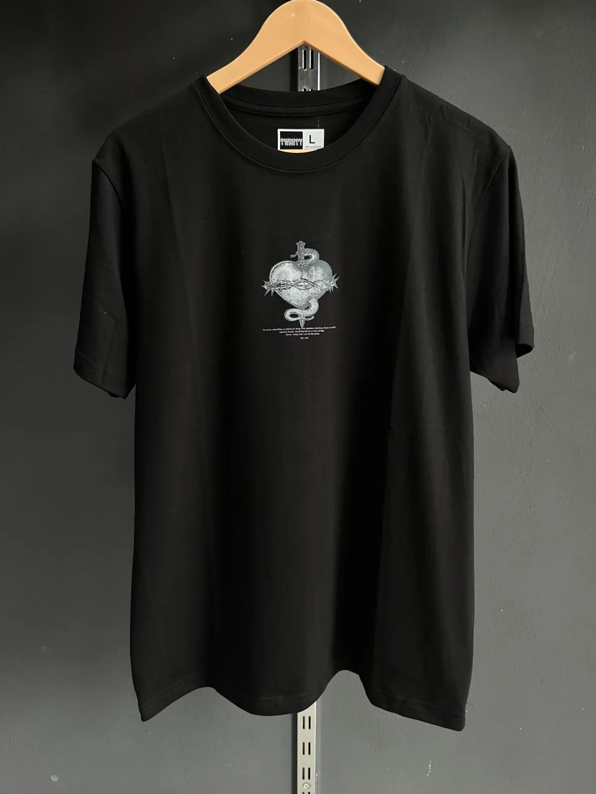 Polo Regular Fit Corazón - Negro