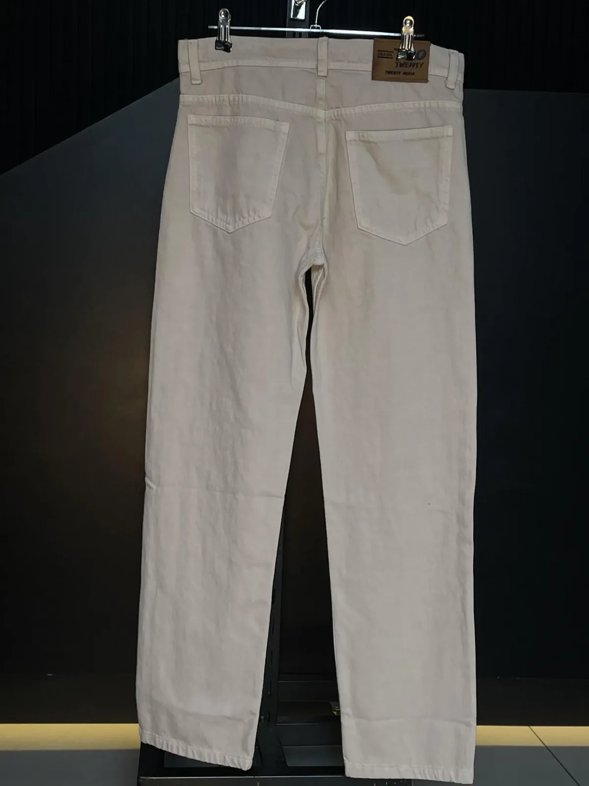 Pantalón Regular Fit - Hueso (foto 2 de 2)