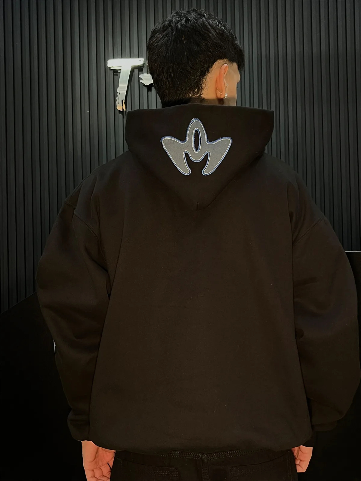 Hoodie Estrella Boxi Fit - Negro (foto 3 de 3)